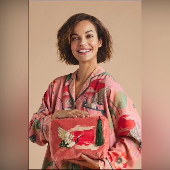 Powder Design UK Velvet Vanity Bag Crane Sunrise in Petal - Picture 3 of 7